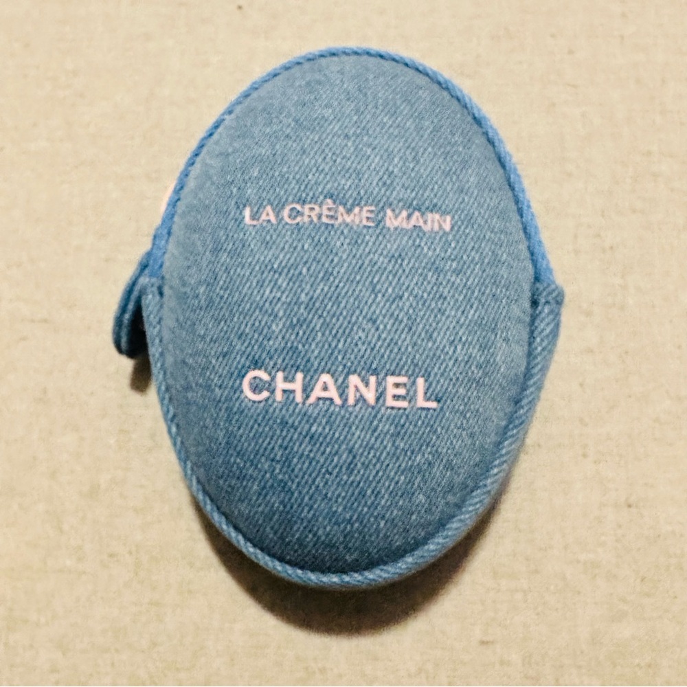 Chanel | Limited Edition | La Crème Main Hand Cream with Zippered Denim Pouch - Picture 14 of 15